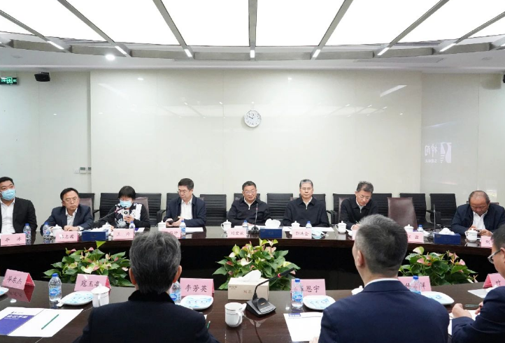 中石化高级副总裁刘宏斌一行益临esball参观考察(图1)