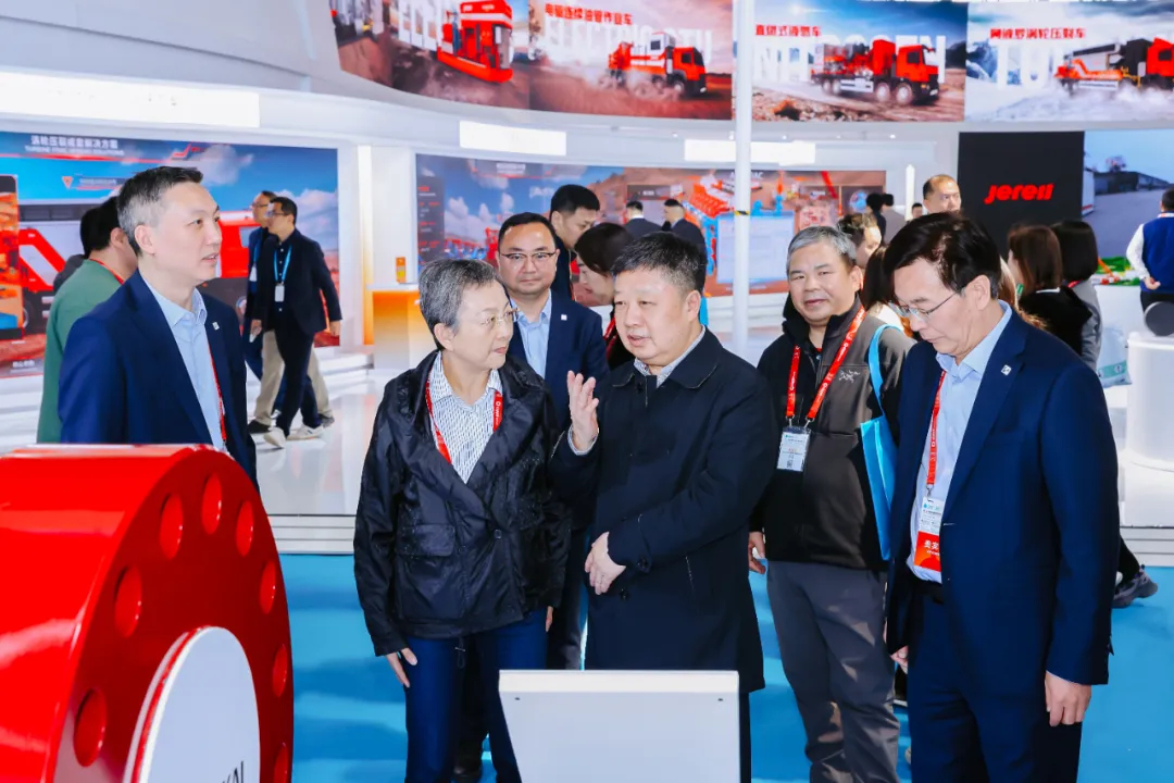 AI赋能、绿色未来｜esball盛装亮相北京cippe石油展(图10)